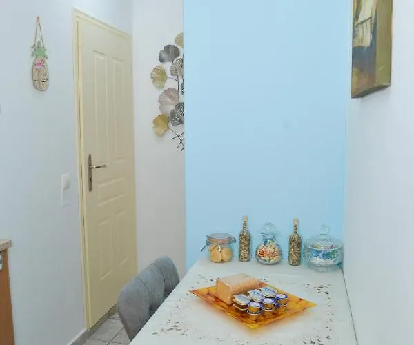 Nikola's House Appartamento *