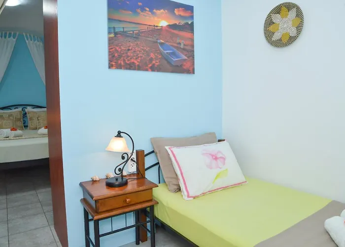 Nikola's House * Adamantas (Milos)