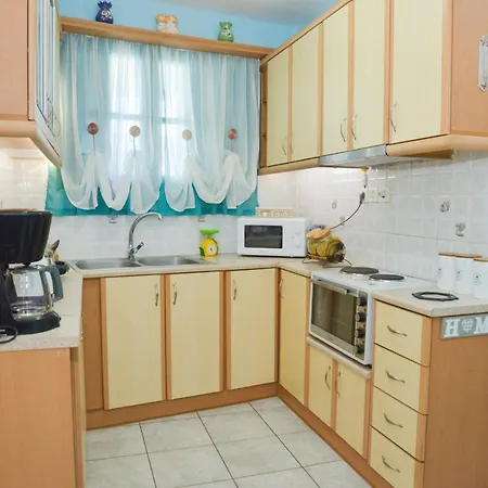 Nikola's House Adamantas