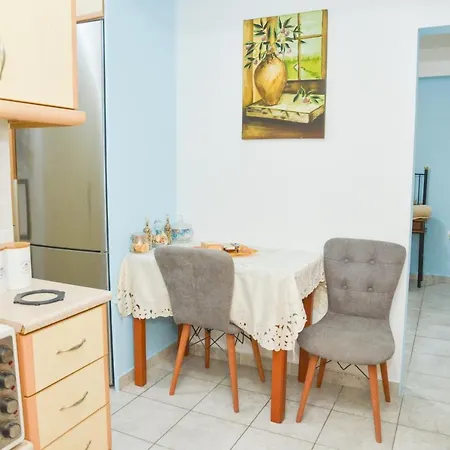 Nikola's House * Αδάμας