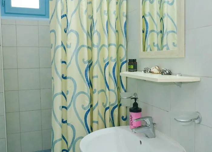 Nikola's House Adamantas